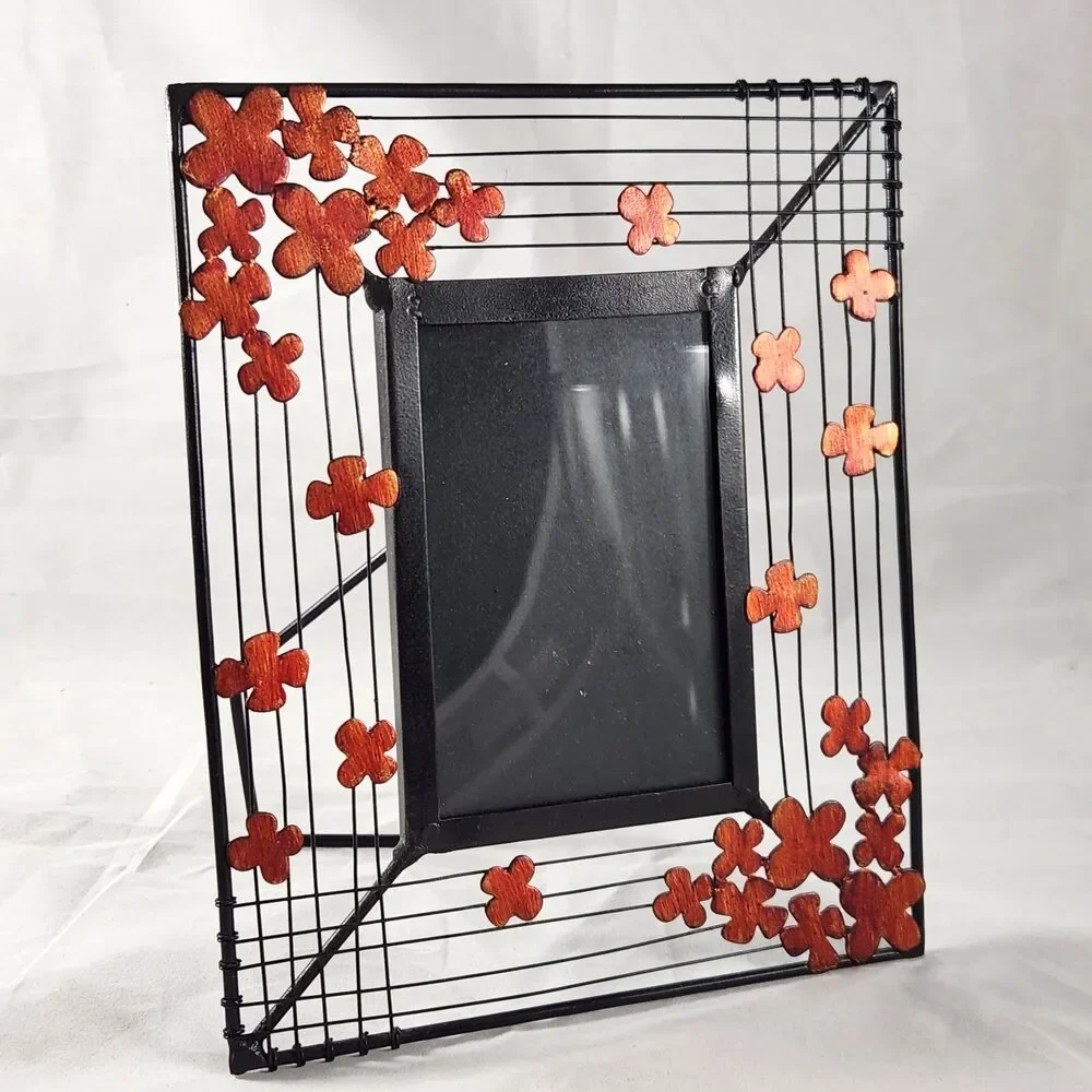 Metal Desktop Picture Frame for 5 x 3.5 in Pictures - Total 9 x 7.25 in Flowers